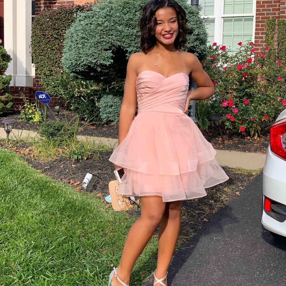 Pink Dress! - Picture 1 of 3